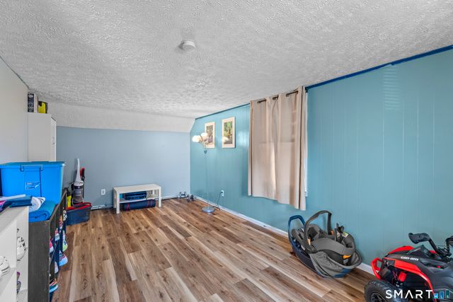 32 Sunset Road, Hamden, CT 06518