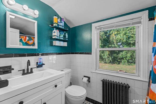 32 Sunset Road, Hamden, CT 06518