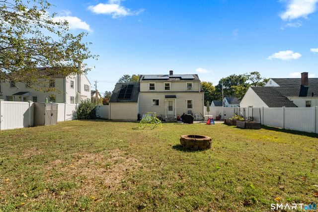 32 Sunset Road, Hamden, CT 06518