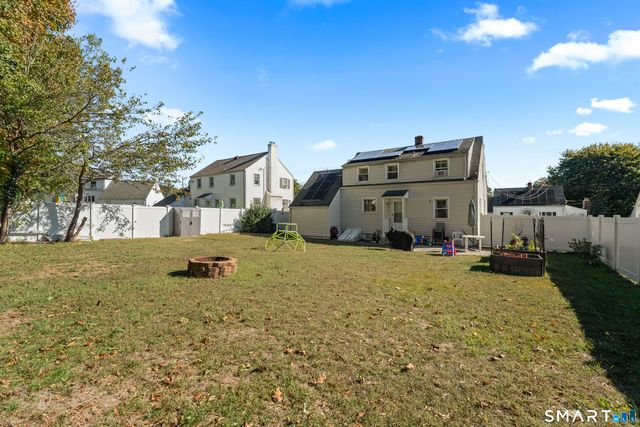 32 Sunset Road, Hamden, CT 06518