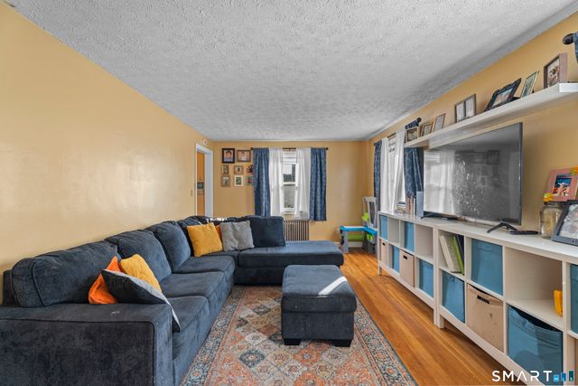 32 Sunset Road, Hamden, CT 06518