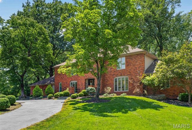 139 Ladue Lake Drive, Creve Coeur, MO 63141