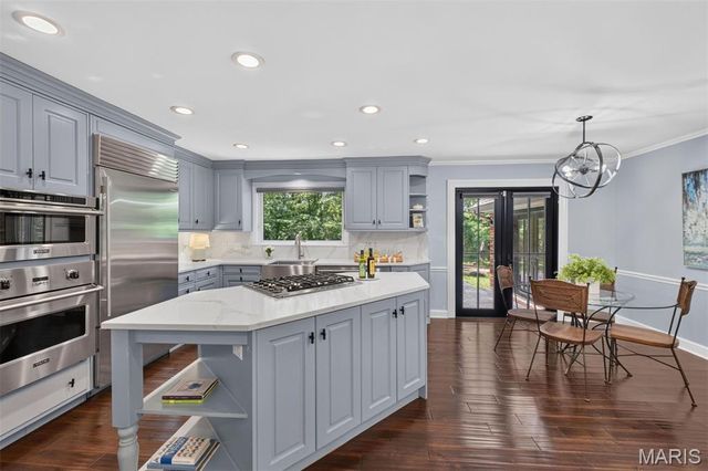 139 Ladue Lake Drive, Creve Coeur, MO 63141