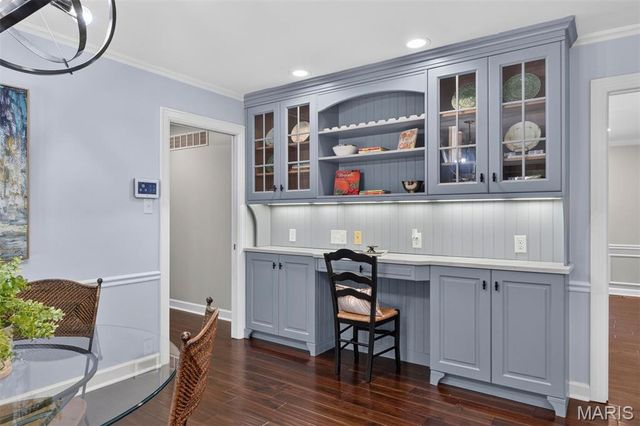139 Ladue Lake Drive, Creve Coeur, MO 63141