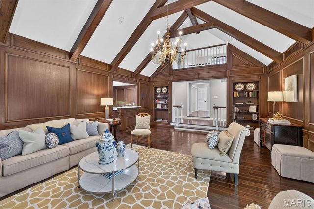 139 Ladue Lake Drive, Creve Coeur, MO 63141