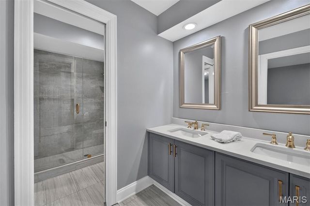 139 Ladue Lake Drive, Creve Coeur, MO 63141