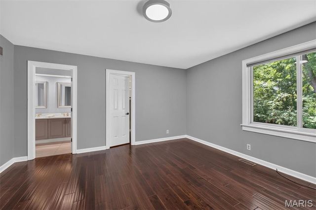 139 Ladue Lake Drive, Creve Coeur, MO 63141