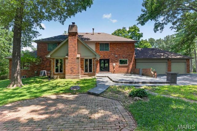 139 Ladue Lake Drive, Creve Coeur, MO 63141