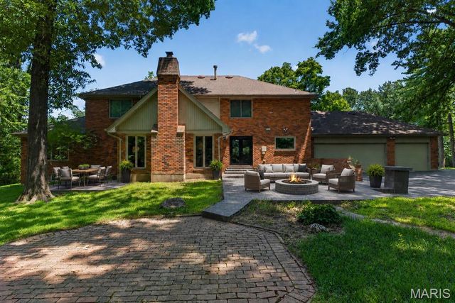 139 Ladue Lake Drive, Creve Coeur, MO 63141