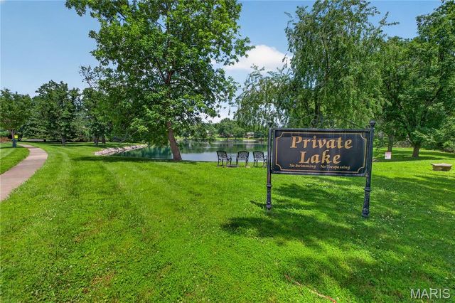 139 Ladue Lake Drive, Creve Coeur, MO 63141