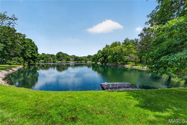 139 Ladue Lake Drive, Creve Coeur, MO 63141