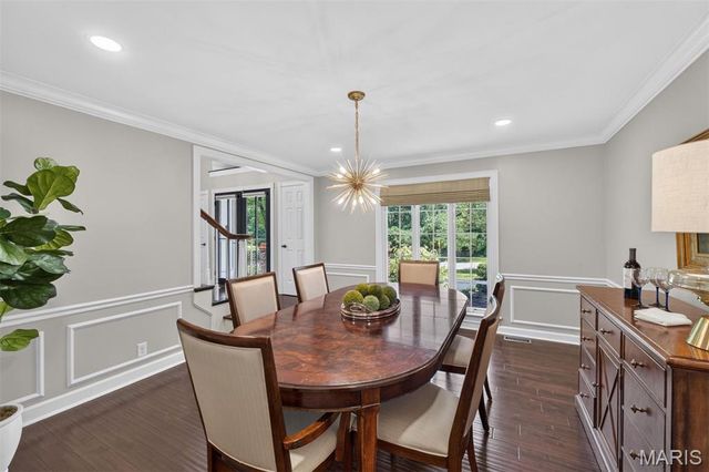 139 Ladue Lake Drive, Creve Coeur, MO 63141