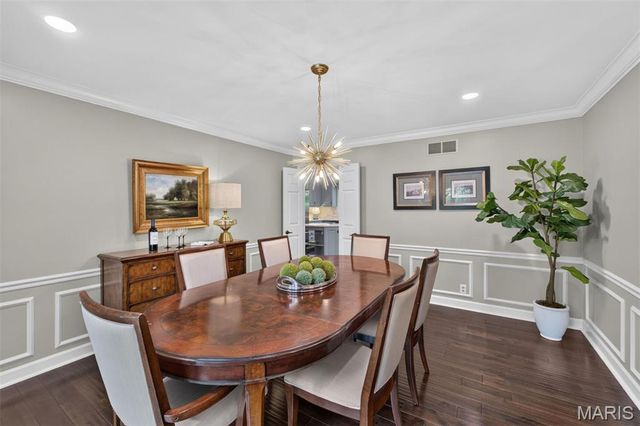 139 Ladue Lake Drive, Creve Coeur, MO 63141