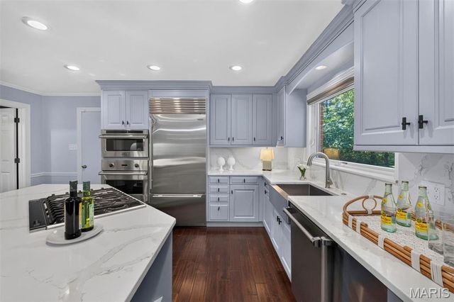 139 Ladue Lake Drive, Creve Coeur, MO 63141