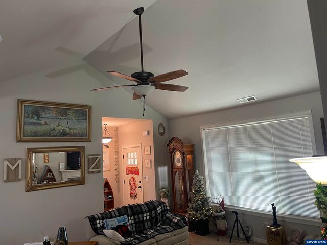 408 SW Oak St, Willamina, OR 97396