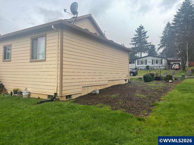 408 SW Oak St, Willamina, OR 97396