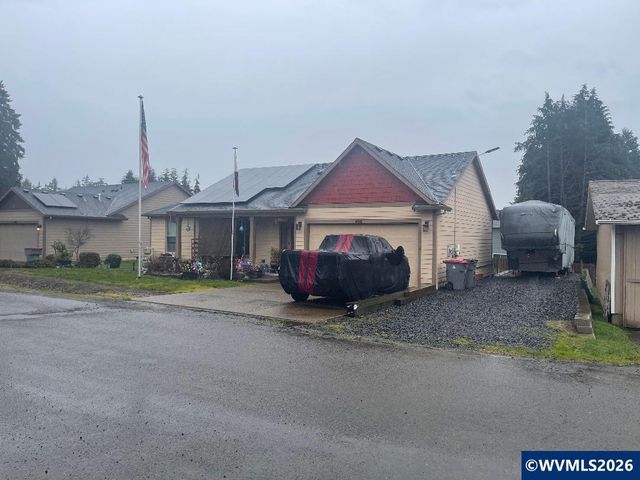 408 SW Oak St, Willamina, OR 97396