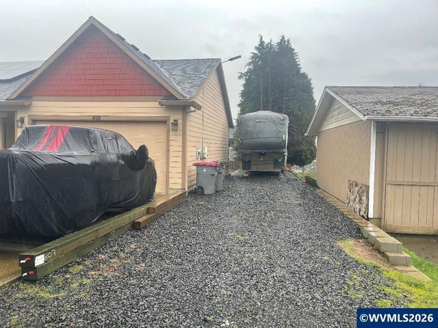 408 SW Oak St, Willamina, OR 97396
