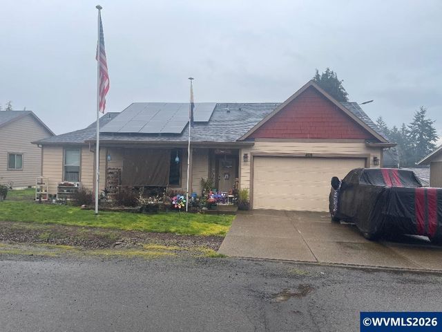 408 SW Oak St, Willamina, OR 97396
