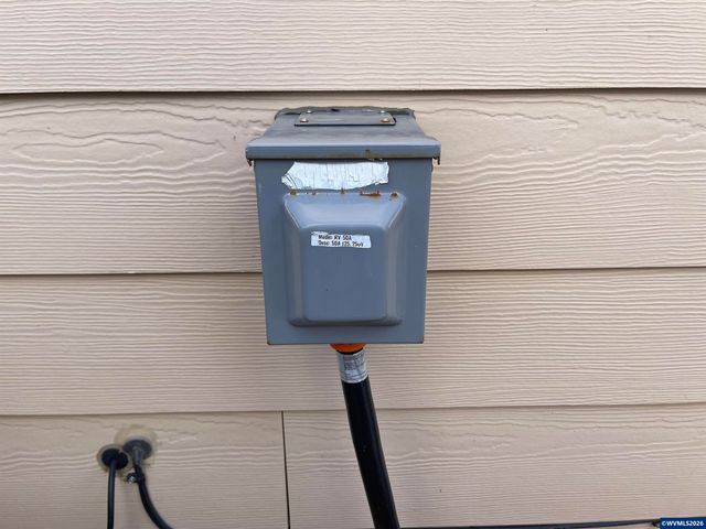408 SW Oak St, Willamina, OR 97396