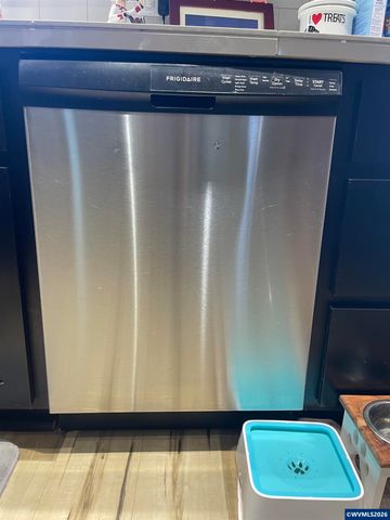 408 SW Oak St, Willamina, OR 97396