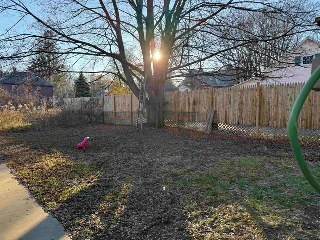 16 Washington Street, Brattleboro, VT 05301