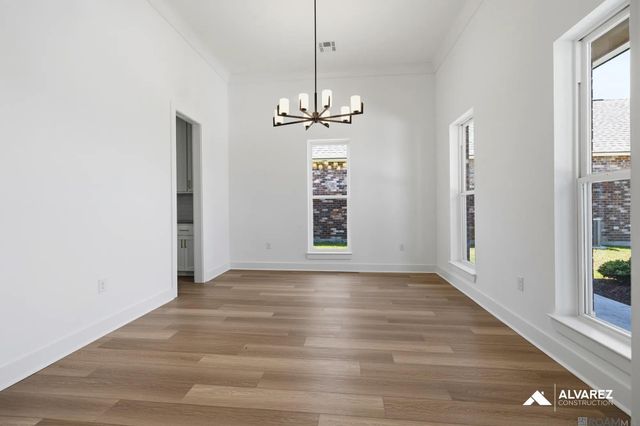 9933 Oak Colony Dr, Baton Rouge, LA 70817