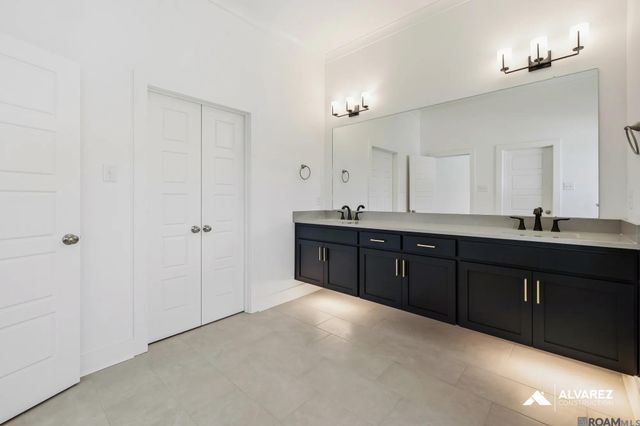 9933 Oak Colony Dr, Baton Rouge, LA 70817