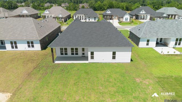 9933 Oak Colony Dr, Baton Rouge, LA 70817