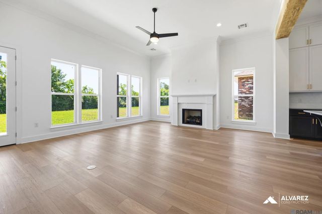 9933 Oak Colony Dr, Baton Rouge, LA 70817