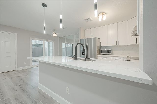 2379 Briarwest Boulevard 21, Houston, TX 77077
