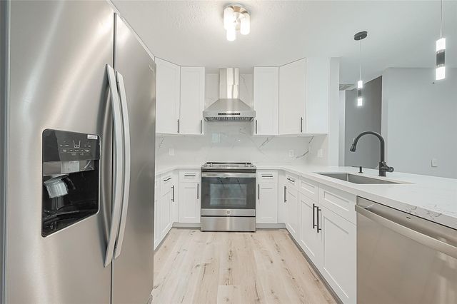 2379 Briarwest Boulevard 21, Houston, TX 77077