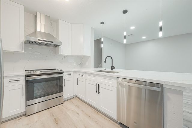 2379 Briarwest Boulevard 21, Houston, TX 77077