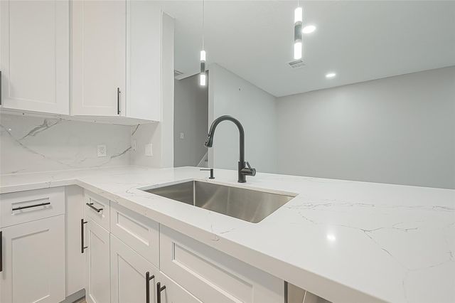 2379 Briarwest Boulevard 21, Houston, TX 77077