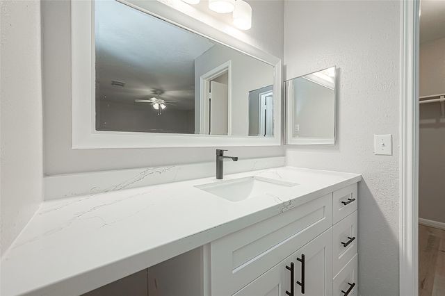 2379 Briarwest Boulevard 21, Houston, TX 77077