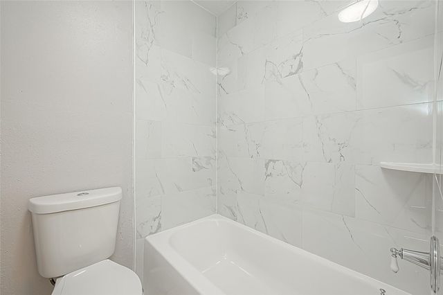2379 Briarwest Boulevard 21, Houston, TX 77077