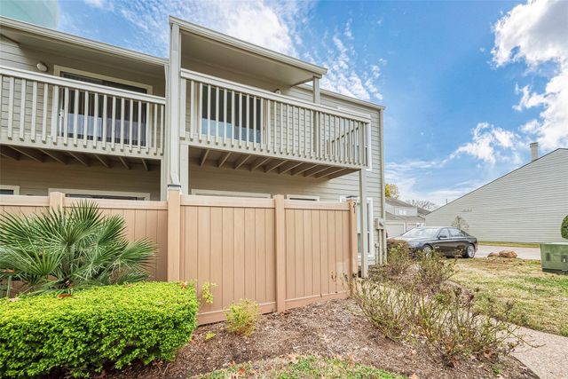 2379 Briarwest Boulevard 21, Houston, TX 77077