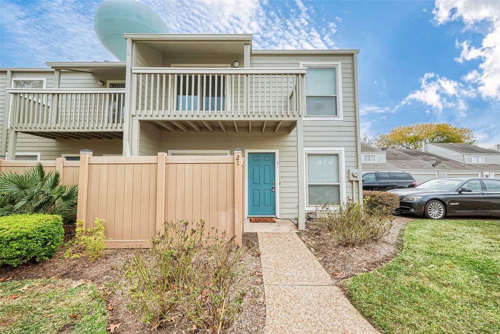 2379 Briarwest Boulevard 21, Houston, TX 77077