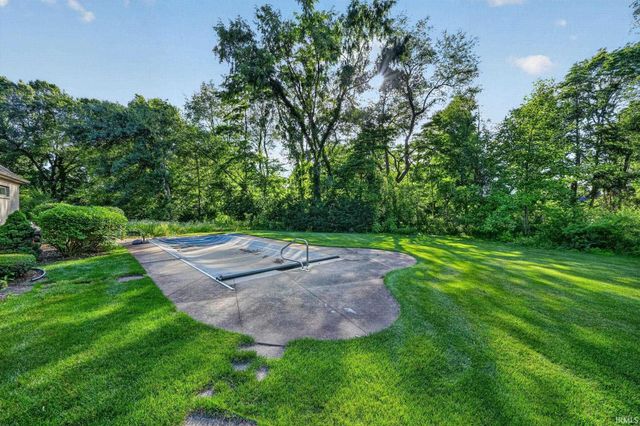 16329 Old Bayou Road, Granger, IN 46530