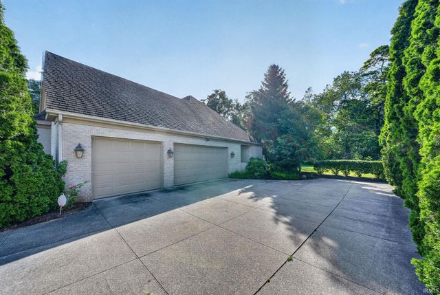 16329 Old Bayou Road, Granger, IN 46530