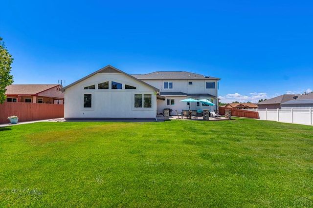 253 W Mangrum Dr, Pueblo West, CO 81007