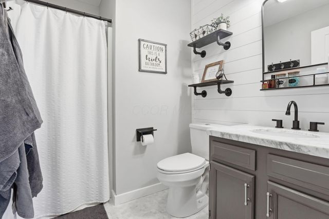 198 S Vine Street, Pataskala, OH 43062