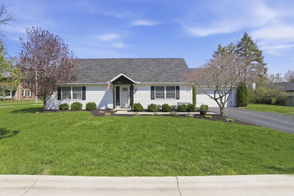 198 S Vine Street, Pataskala, OH 43062