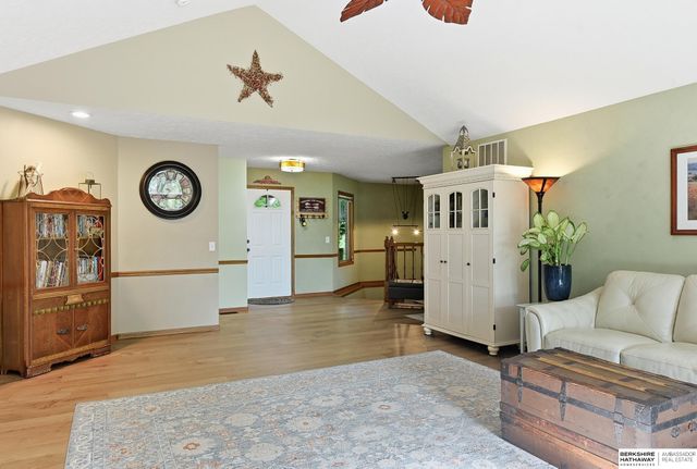 14815 OLD HICKORY Road, Plattsmouth, NE 68048