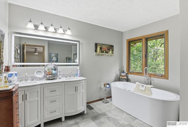 14815 OLD HICKORY Road, Plattsmouth, NE 68048