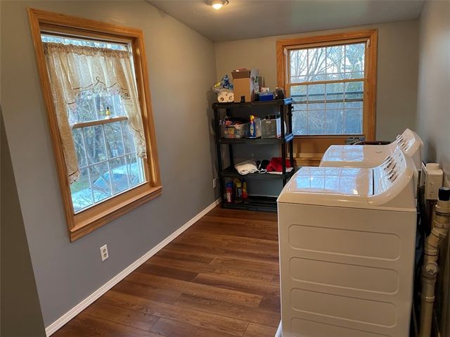 165 Meadowbrook Dr, Bethel Park, PA 15102