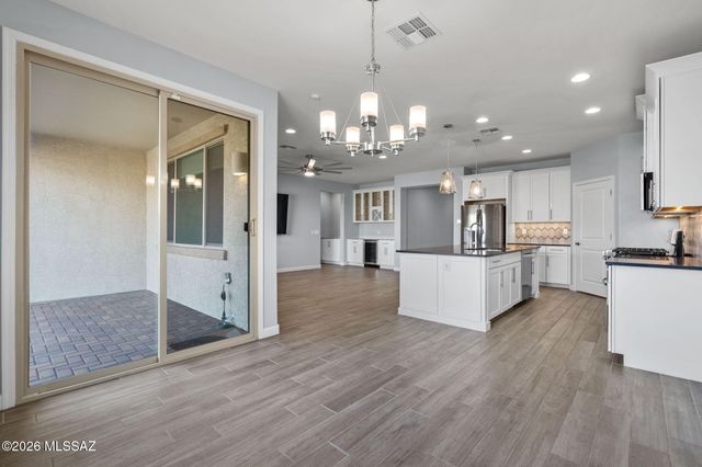 13893 E Red Oaks Drive, Vail, AZ 85641