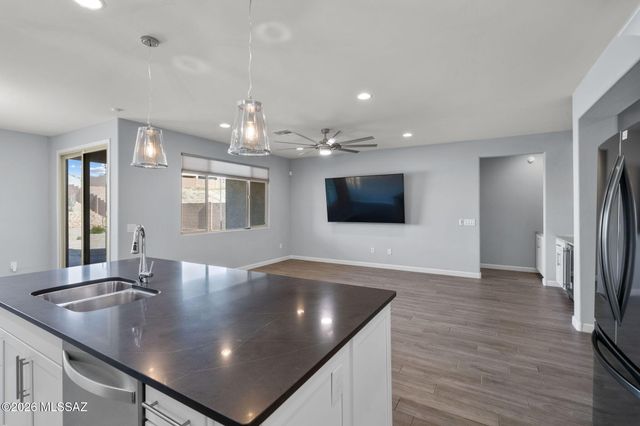 13893 E Red Oaks Drive, Vail, AZ 85641