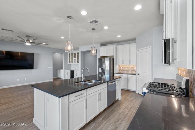 13893 E Red Oaks Drive, Vail, AZ 85641