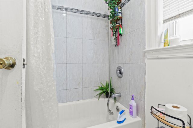 18216 141st Avenue, Springfield Gardens, NY 11413